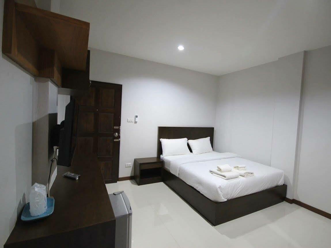 Siriwat Apartment Τσιάνγκ Μάι Εξωτερικό φωτογραφία